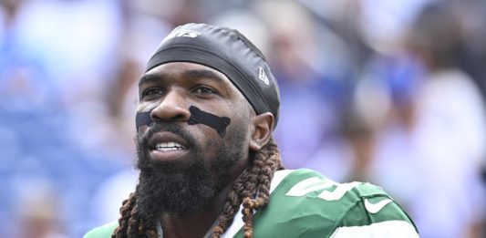 JETS STAR C.J. MOSLEY RETIRES